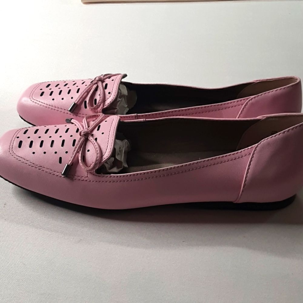 Array Pastel Pink Leather Flats - Picture 3 of 11